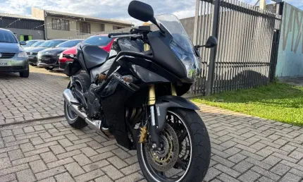 Moto de único dono, sem detalhes de extrema qualidade!!!