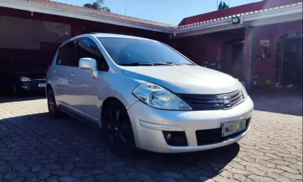 Nissan tiida 18sl flex 2011