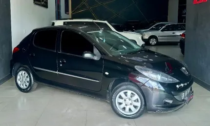 Peugeot 207 1.4 completo - custo benefício 