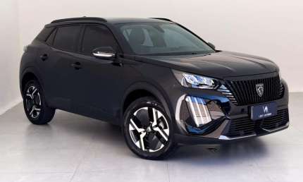 Peugeot 2008 act t200 2025