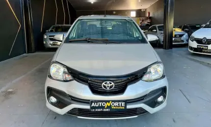 Toyota etios x flex automático