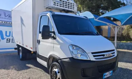 Iveco daily55c16 baú refrigerado 2010
