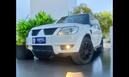 Mitsubishi pajero tr4 2.0 4x2 16v 140cv flex 4p automático