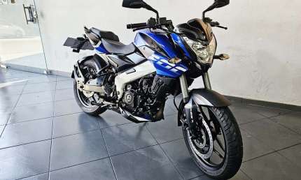 Bajaj dominar 200