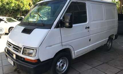 Renault trafic 2.2 furgão chassi longo 8v gasolina 4p manual