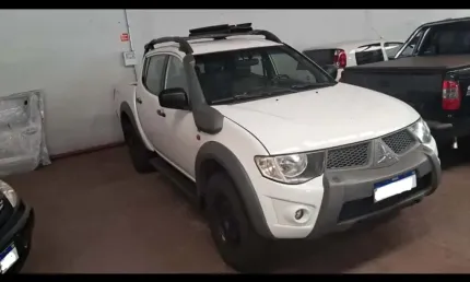 Mitsubishi l200 savana 3.2 4x4 16v turbo intercooler diesel 4p manual