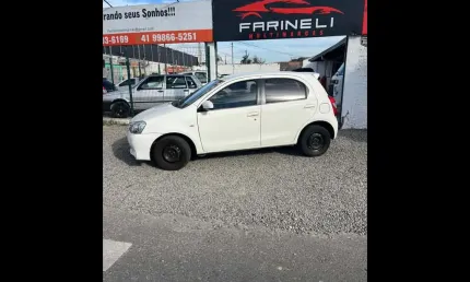 Toyota etios hb xs 15 2016