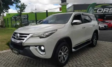 Toyota hilux sw4 srx 4x4 2.8 tdi 16v turbo diesel 177cv automático 6m - 2017