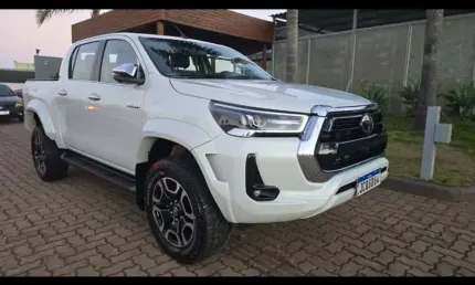Toyota hilux 2.8 d-4d turbo diesel cd srx plus 4x4 automático