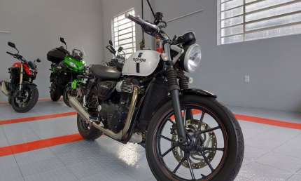 Street twin 900