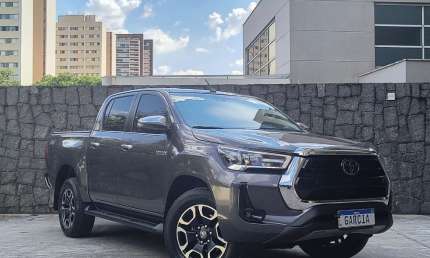  toyota hilux 2.8 16v c.d. srx  4x4 d4-d tdi diesel automático– 2021/2021 