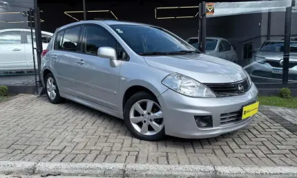 Nissan nissan tiida 18sl flex 2013