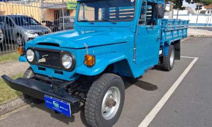 Toyota bandeirante 1977