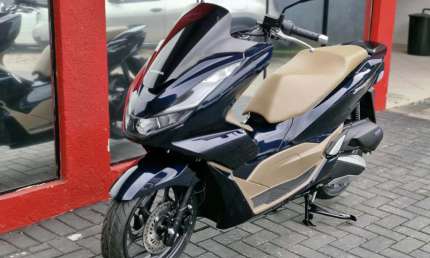 Honda pcx 160 dlx abs 2025