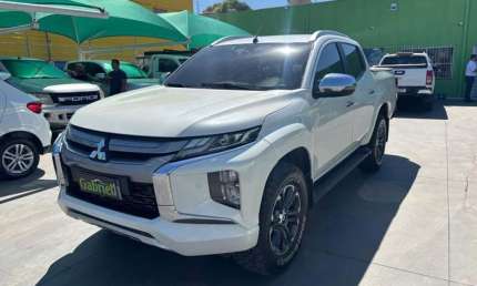 Mitsubishi l200 triton 2.4 sport hpe-s cd 4p