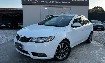 Kia cerato 1.6 automático, ano 2011, carro completo, excelente estado.