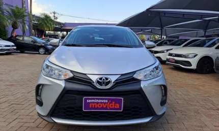 Toyota yaris yaris 1.5 xl plus connect cvt