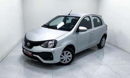 Toyota etios x 1.3 flex 16v mec.  - prata - 2019/2020