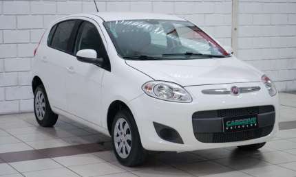 Fiat palio attractive 1.0 - branca - 2017/2017