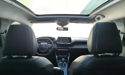 Peugeot 208 allure 1at 2021