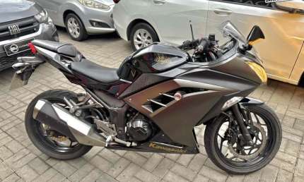 Kawasaki ninja 300 2015