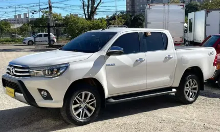 Toyota hilux cd srx 4x4 2.8 tdi 16v diesel aut.