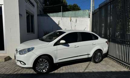 Fiat grand siena 1.6 mpi essence 16v flex 4p manual 2014