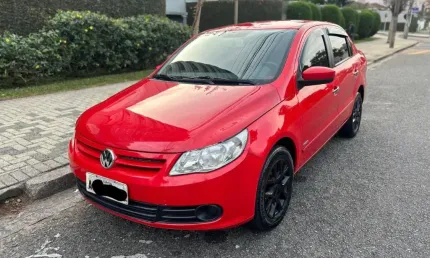 31.900,00 / voyage flex 1.0 2013 vermelho c/ direção hidraulica