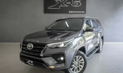 Toyota hilux sw4 2021 2.7 vvt-i flex srv 7l 4x2 automático