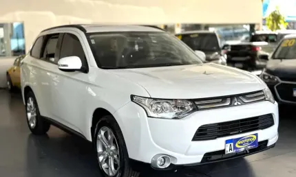 Mitsubishi outlander 2.0 16v 160cv 2015