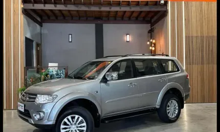 Mitsubishi pajero 3.2 hpe 4x4 7 lugares 16v turbo intercooler diesel 4p automático