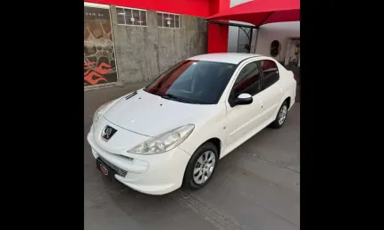 Peugeot 207 sedan passion xr 1.4 flex 2013 - branca - 2013/2013