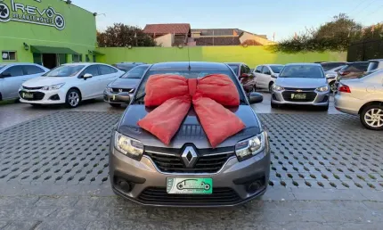 Sandero zen 1.0 completo segundo dono baixa km imcomparavel 