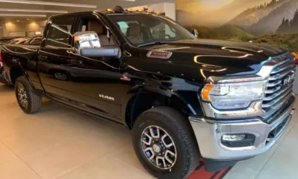 Dodge ram longhorn 3500 dupla 6.7 turbo dies at6 4x4 0km2024