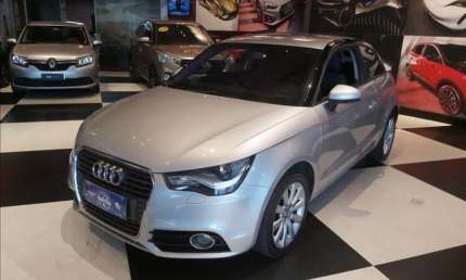 Audi a1 1.4 tfsi attraction 16v 122cv - 2011/2012