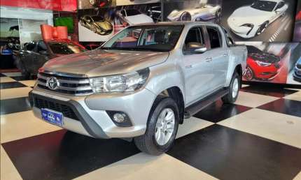 Toyota hilux 2.8 sr 4x4 cd 16v - 2015/2016