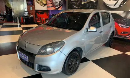 Sandero expression 1.0 2014 – espaço e conforto com ótimo custo-benefício!