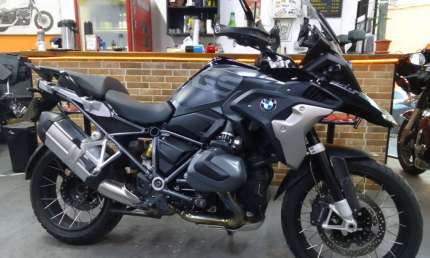 Bmw r1250 triple black 2022
