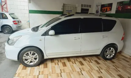 Nissan livina tecnologia de ponta,conforto total !!!! 