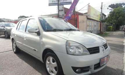 Clio sedan privilege 1.0 2009