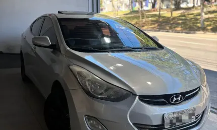 Hyundai elantra gls 1.8 2013 em ótimo estado com teto solar 
