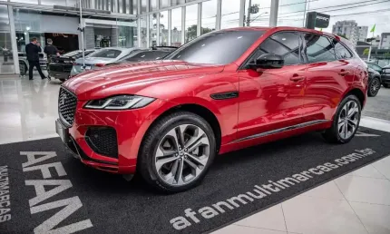 Jaguar f-pace se r-dynamic 2.0t 404cv 4wd c/teto aut./2024 (hybrid)