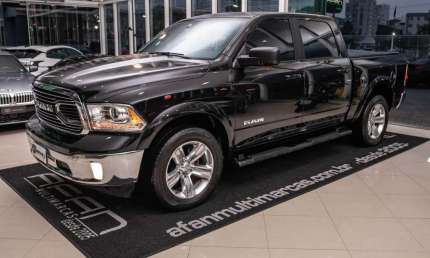Ram classic cd laramie v8 5.7 400cv 4x4 aut./2023