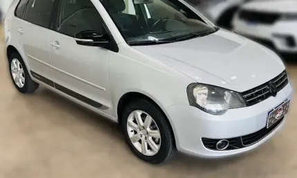 Volkswagem polo 1.6 sportline - completo - periciado - pneus bons - controle de som no volante - pad