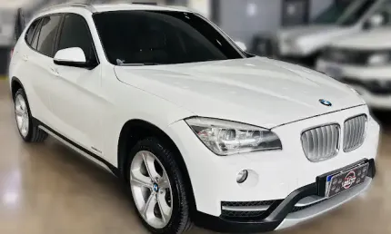 Bmw x1 sdrive 2.0 - interna caramelo - periciada - pneus novos - revisada