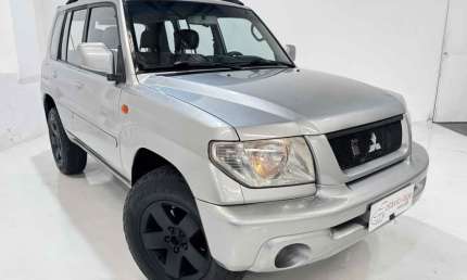 Mitsubishi pajero tr4 2004 2.0 4x4 16v 131cv gasolina 4p automático