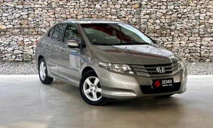 City lx 1.5 flex manual 2012. completo.pneus novos.tem sinistro no documento mas é bem conservado (t