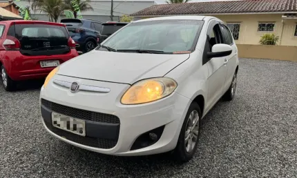 Fiat palio attractive 1.4 2013 completo com baixa km (financio e troco)