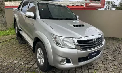 Toyota hilux cd4x4 srv 2013