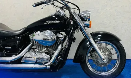 Shadow 750